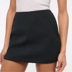 Abercrombie & Fitch Scarlett Mini Skort
Skirt Black XL